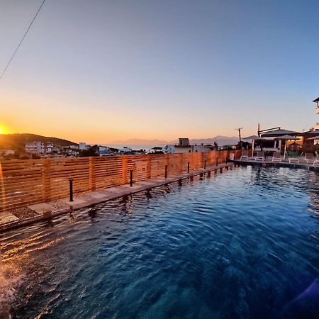 The View Hotel クサミル エクステリア 写真