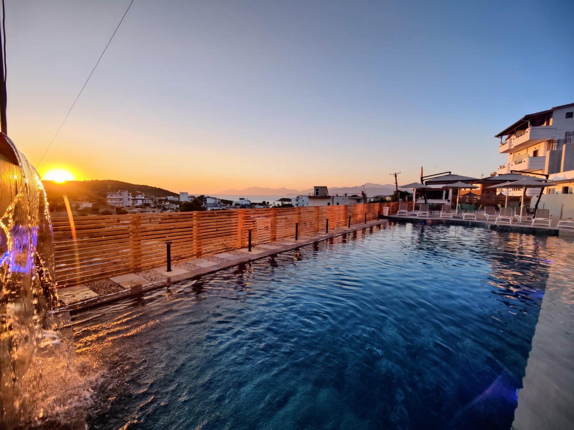 The View Hotel クサミル エクステリア 写真